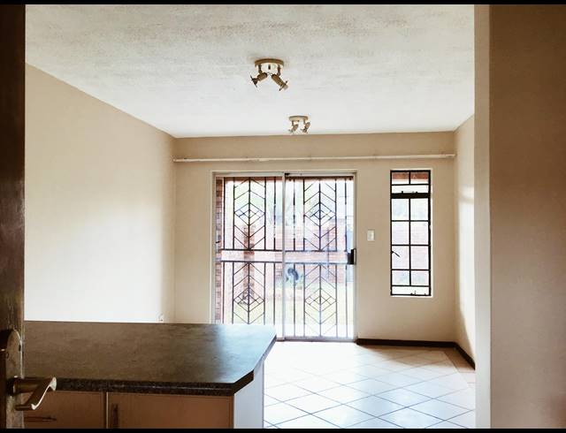 2 BEDROOM APARTMENT RENTED IN MOOIKLOOF RIDGE